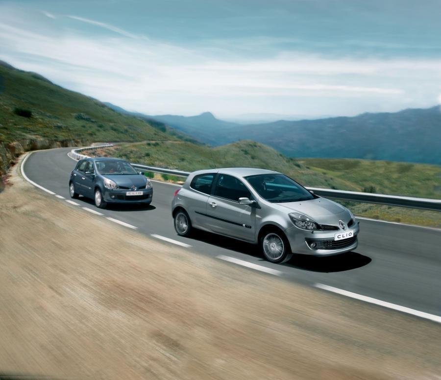  Renault Clio 2006 года  (фото 42 из 97)